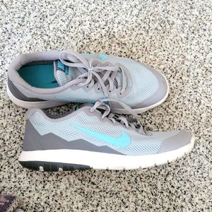 Womens Nike Flex Experience size 7.5